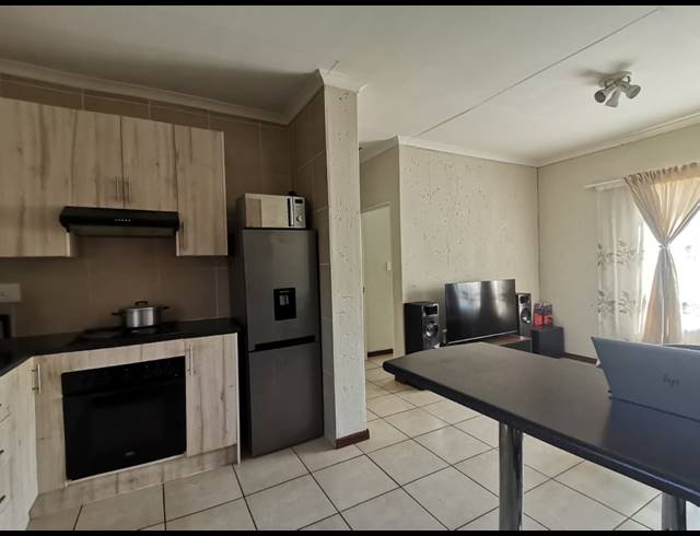 2 BEDROOM TOWNHOUSE FOR SALE IN ORMONDE
